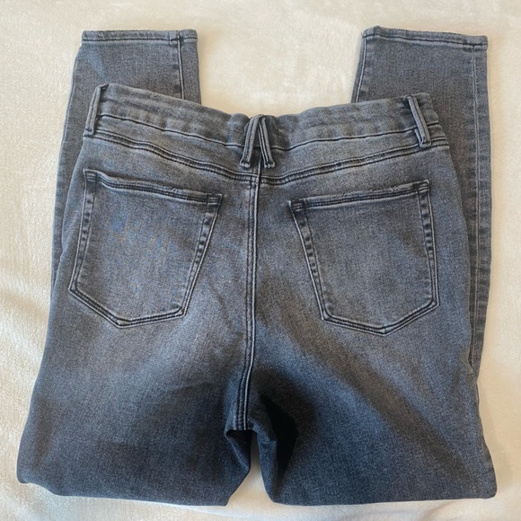 Good American Jeans - Picture 2 of 7